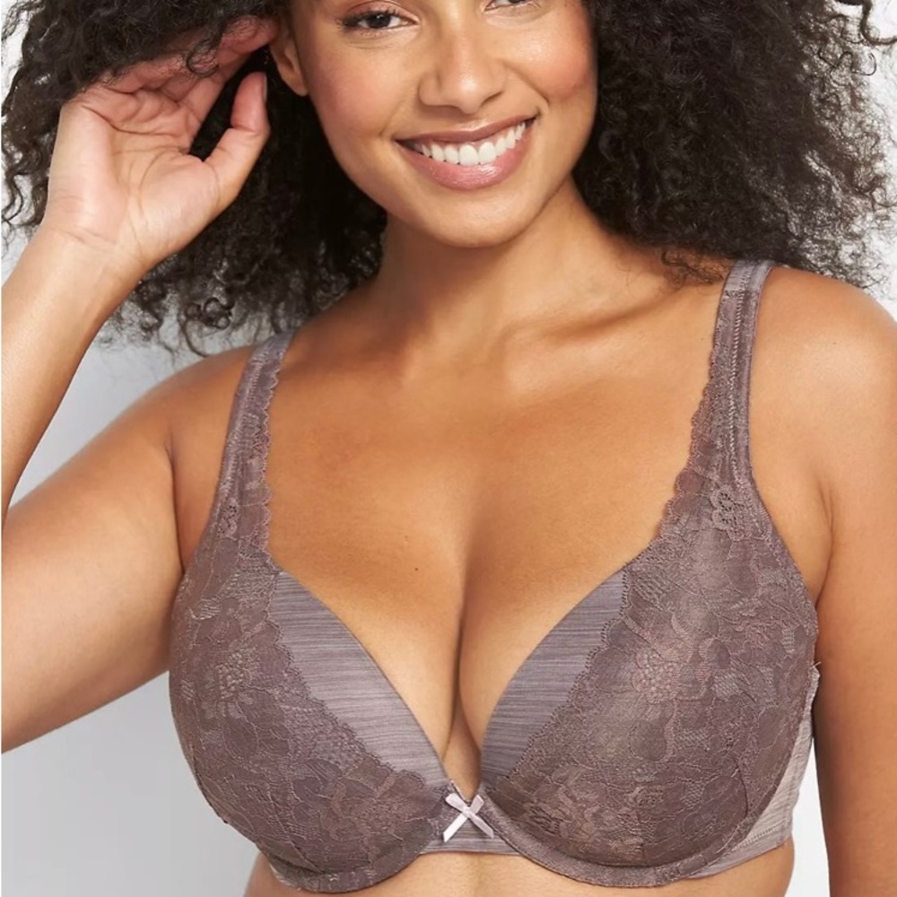 NWT Smooth Boost Plunge Bra with Lace Sz: 40D